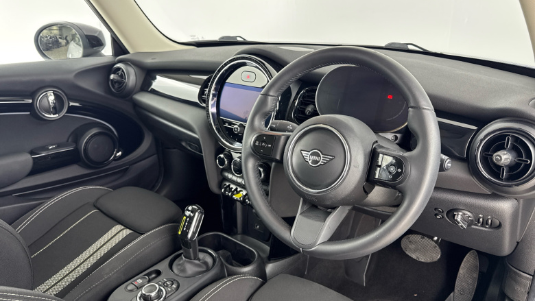 MINI Hatchback 135kW Cooper S Level 1 33kWh 3dr Auto Electric Hatchback